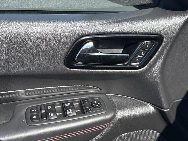 Photo of 2023 DB Black Crystal Clearcoat Dodge Durango