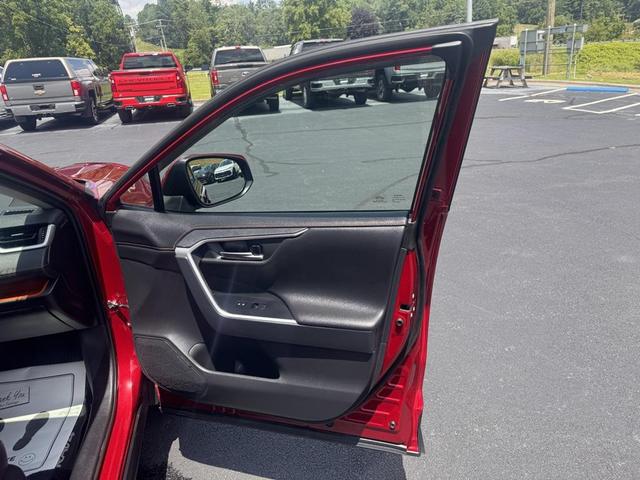 Photo of 2019 Ruby Flare Pearl Toyota RAV4