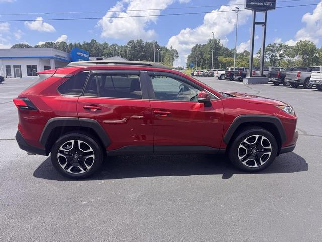 Photo of 2019 Ruby Flare Pearl Toyota RAV4