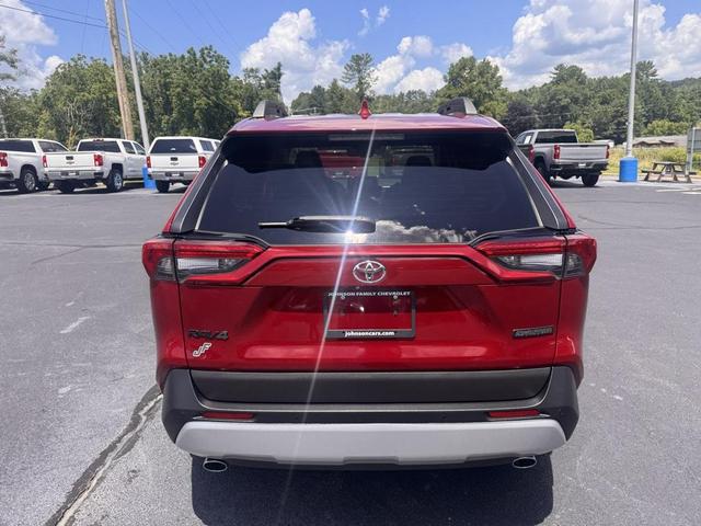 Photo of 2019 Ruby Flare Pearl Toyota RAV4