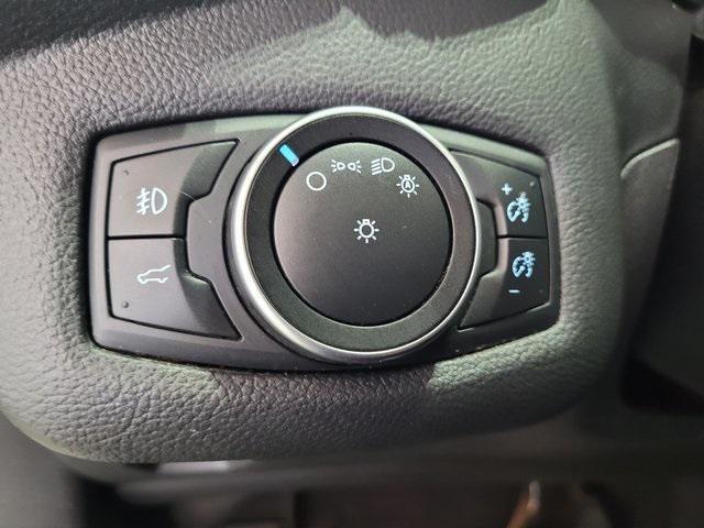 Photo of 2018 Oxford White Ford Escape