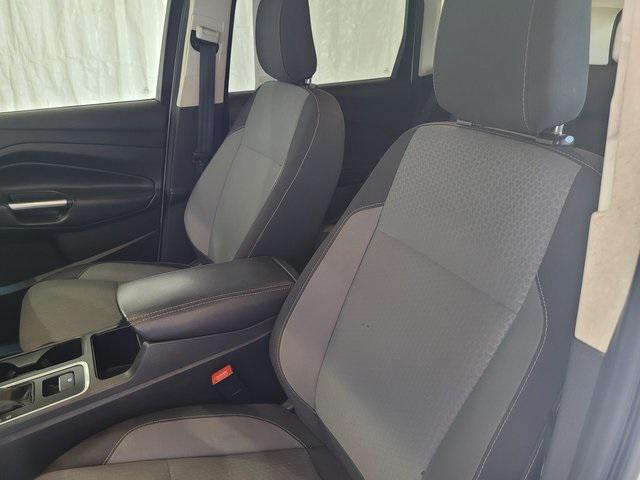 Photo of 2018 Oxford White Ford Escape