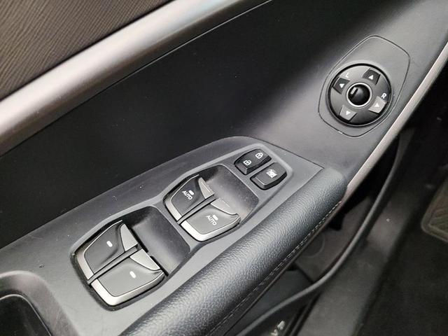Photo of 2017 Frost White Pearl Hyundai Santa Fe Sport