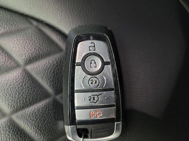 Photo of 2024 Iconic Silver Metallic Ford Edge