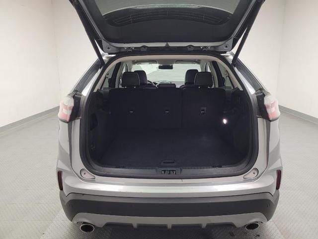Photo of 2024 Iconic Silver Metallic Ford Edge