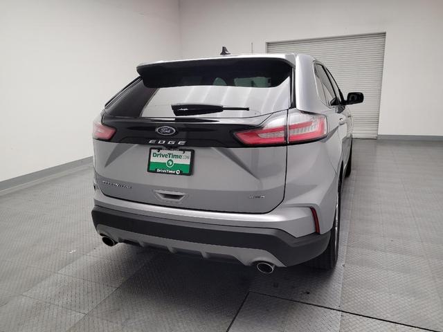Photo of 2024 Iconic Silver Metallic Ford Edge