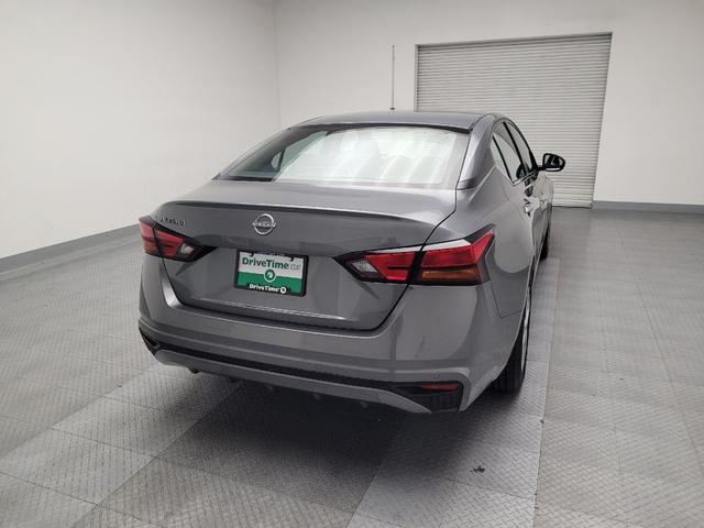 Photo of 2023 Gun Metallic Nissan Altima