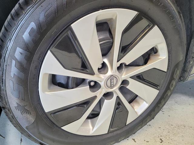 Photo of 2023 Gun Metallic Nissan Altima