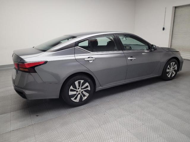 Photo of 2023 Gun Metallic Nissan Altima
