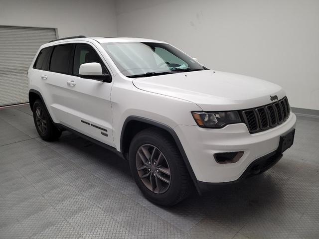 Photo of 2017 Bright White Clearcoat Jeep Grand Cherokee