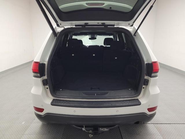 Photo of 2017 Bright White Clearcoat Jeep Grand Cherokee