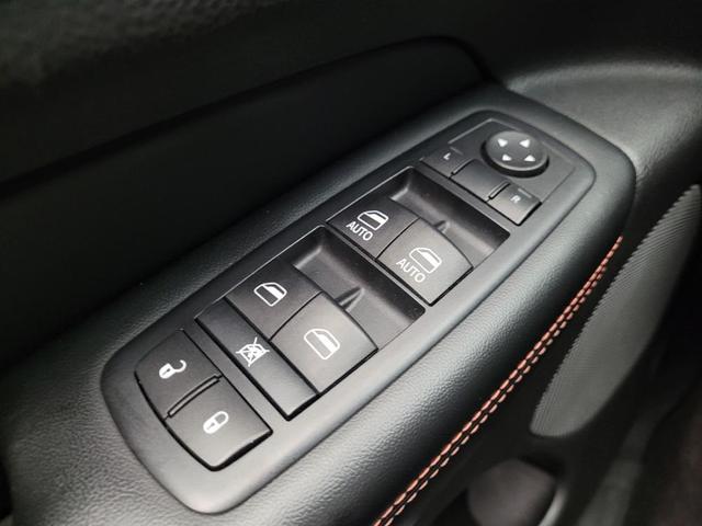 Photo of 2017 Bright White Clearcoat Jeep Grand Cherokee