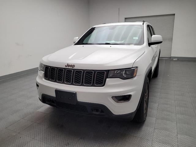 Photo of 2017 Bright White Clearcoat Jeep Grand Cherokee