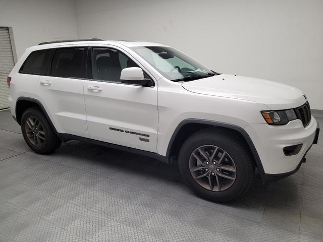 Photo of 2017 Bright White Clearcoat Jeep Grand Cherokee