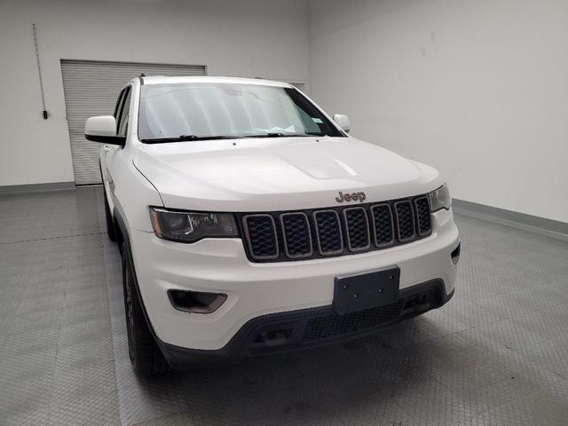 Photo of 2017 Bright White Clearcoat Jeep Grand Cherokee