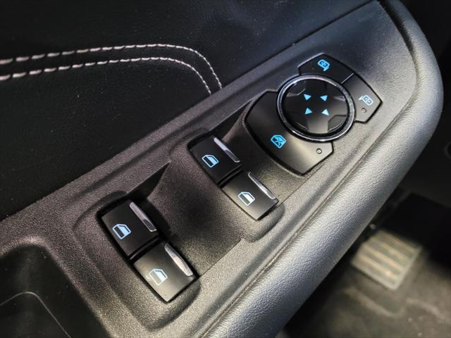 Photo of 2022 Agate Black Metallic Ford Edge