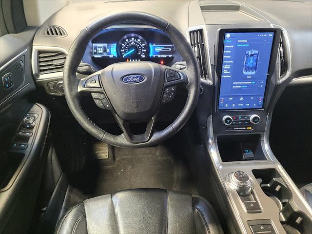 Photo of 2022 Agate Black Metallic Ford Edge