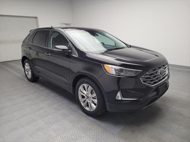 Photo of 2022 Agate Black Metallic Ford Edge