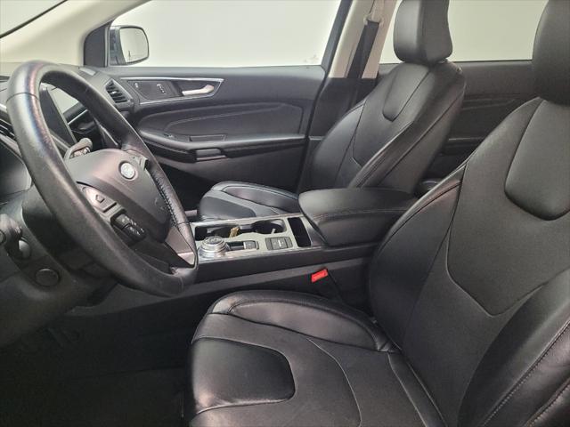 Photo of 2022 Agate Black Metallic Ford Edge