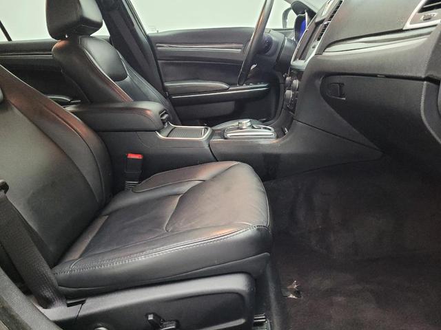 Photo of 2017 Gloss Black Chrysler 300