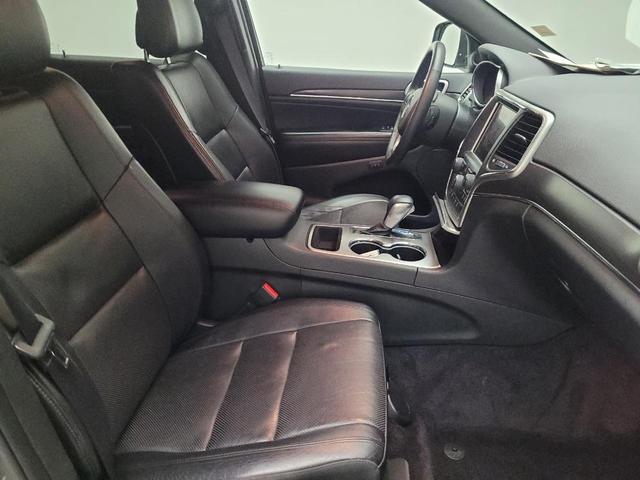 Photo of 2018 Diamond Black Crystal Pearlcoat Jeep Grand Cherokee