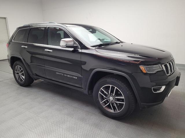 Photo of 2018 Diamond Black Crystal Pearlcoat Jeep Grand Cherokee