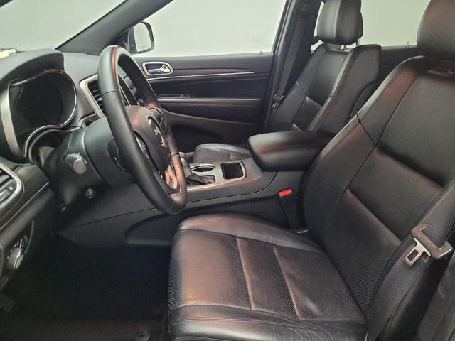 Photo of 2018 Diamond Black Crystal Pearlcoat Jeep Grand Cherokee