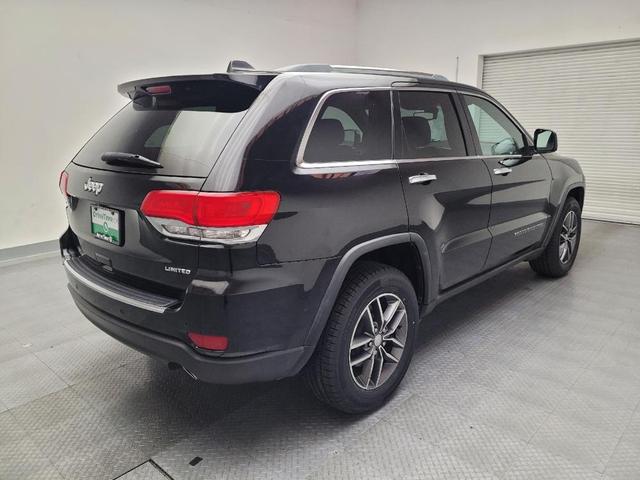 Photo of 2018 Diamond Black Crystal Pearlcoat Jeep Grand Cherokee