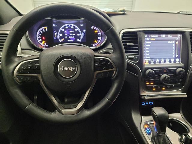 Photo of 2018 Diamond Black Crystal Pearlcoat Jeep Grand Cherokee