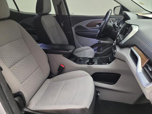 Photo of 2018 Summit White GMC Terrain