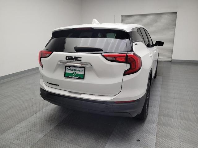 Photo of 2018 Summit White GMC Terrain