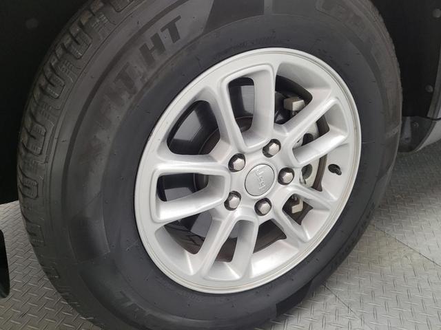 Photo of 2018 Velvet Red Pearlcoat Jeep Grand Cherokee