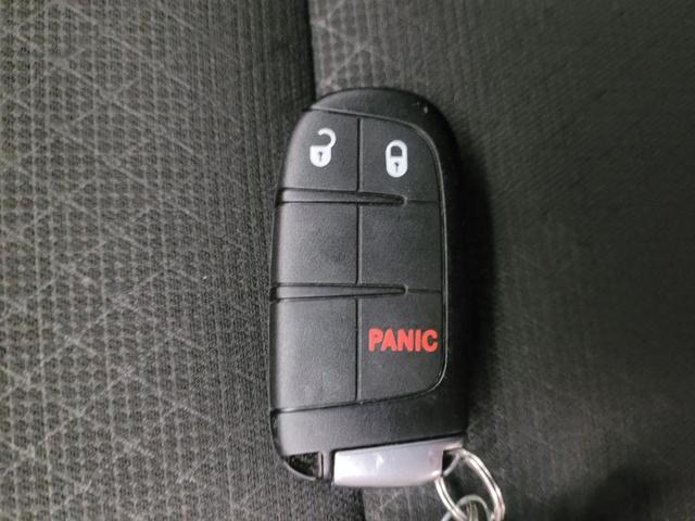 Photo of 2018 Velvet Red Pearlcoat Jeep Grand Cherokee