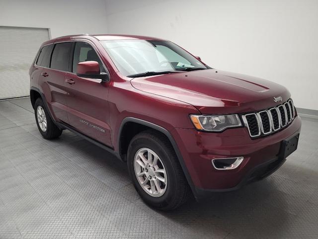 Photo of 2018 Velvet Red Pearlcoat Jeep Grand Cherokee