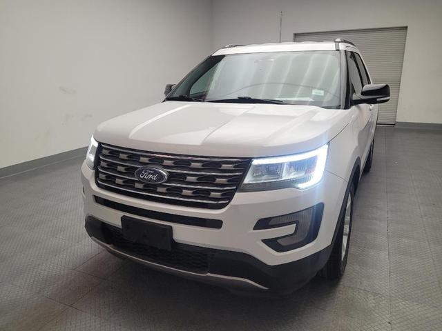 Photo of 2017 White Ford Explorer