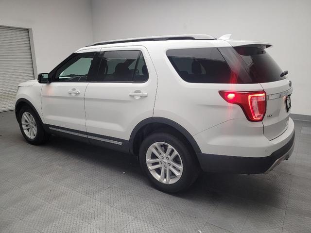 Photo of 2017 White Ford Explorer