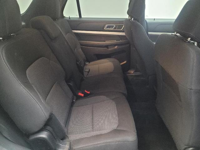 Photo of 2017 White Ford Explorer