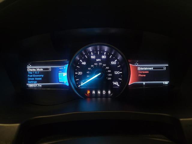 Photo of 2017 White Ford Explorer