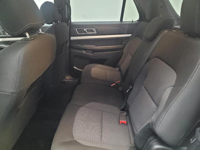Photo of 2017 White Ford Explorer