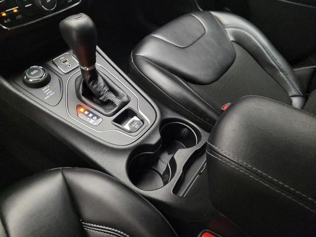 Photo of 2019 Diamond Black Crystal Pearlcoat Jeep Cherokee