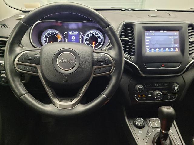 Photo of 2019 Diamond Black Crystal Pearlcoat Jeep Cherokee