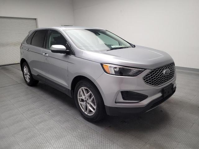 Photo of 2024 Iconic Silver Metallic Ford Edge