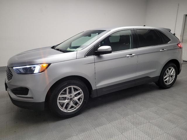 Photo of 2024 Iconic Silver Metallic Ford Edge