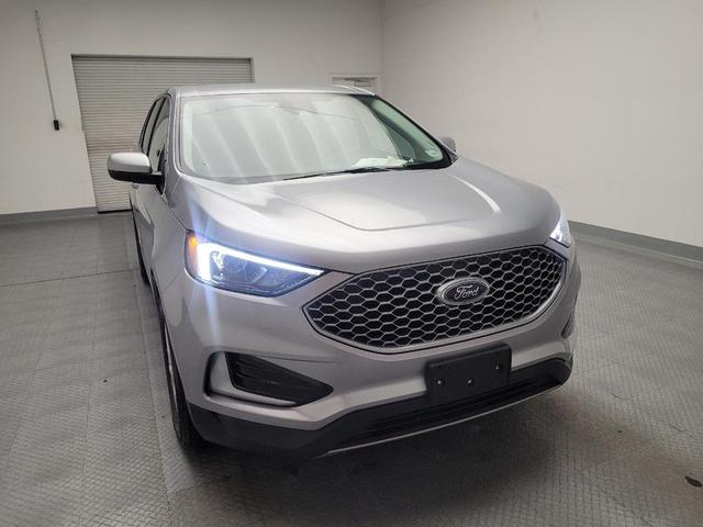 Photo of 2024 Iconic Silver Metallic Ford Edge