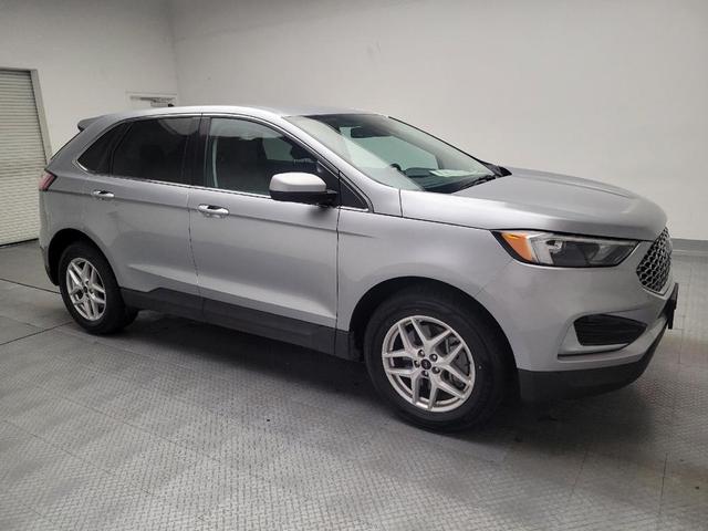 Photo of 2024 Iconic Silver Metallic Ford Edge
