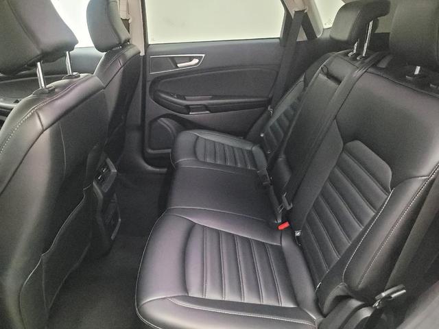 Photo of 2024 Iconic Silver Metallic Ford Edge
