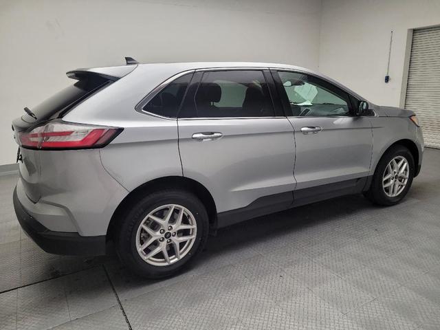 Photo of 2024 Iconic Silver Metallic Ford Edge
