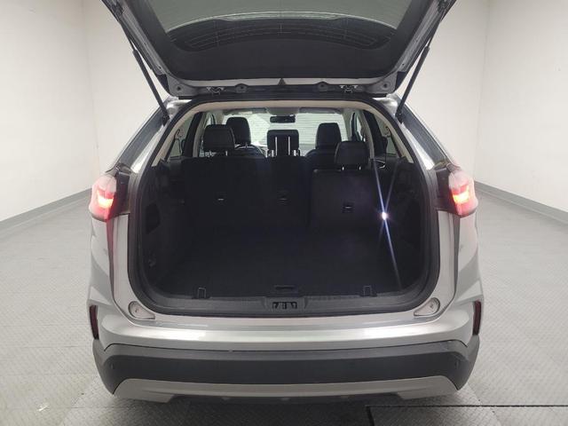 Photo of 2024 Iconic Silver Metallic Ford Edge