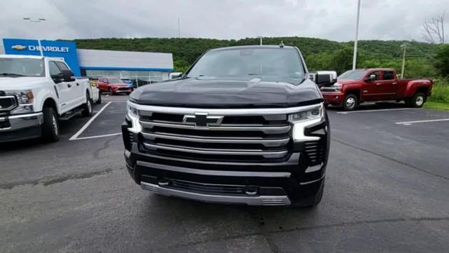 Photo of 2023 Black Chevrolet Silverado 1500