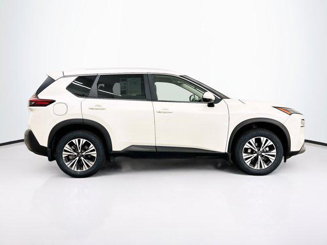 Photo of 2023 Pearl White Tricoat Nissan Rogue
